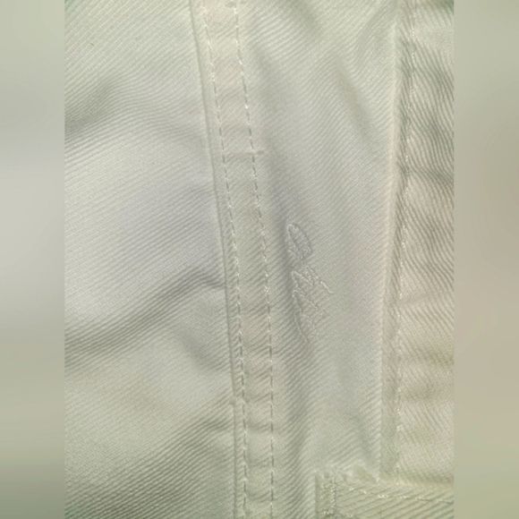 Vintage Size 10 Chic White Denim Shorts. Front Yoke and Pleats! - Picture 4 of 15